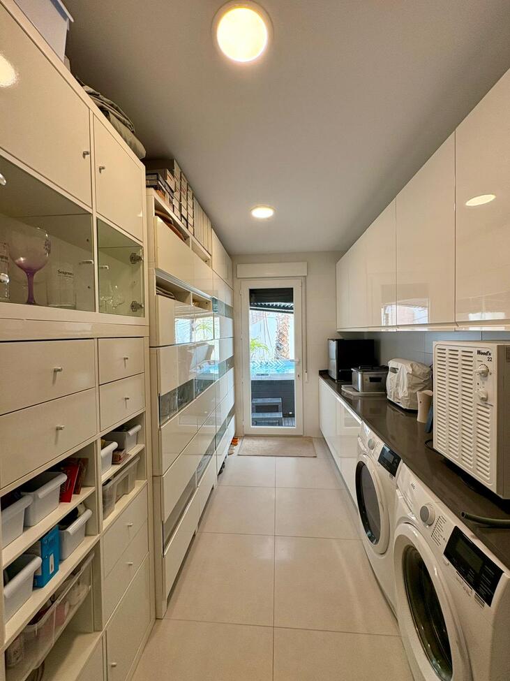 Bedroom in villa for sale in Rojales