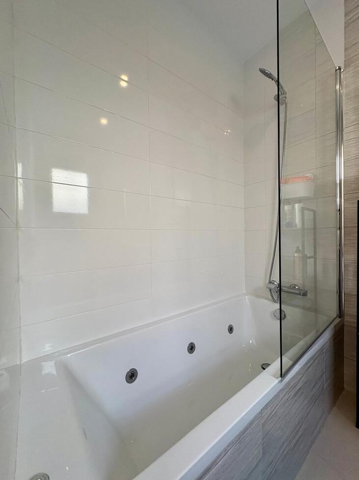 Bedroom in villa for sale in Rojales