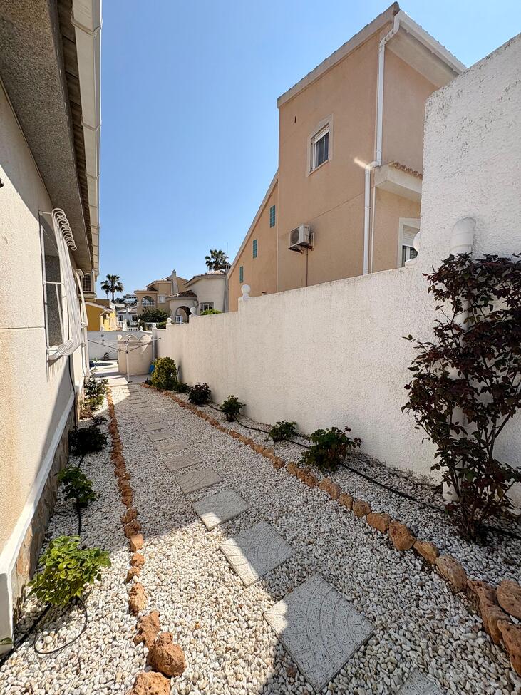 Exterior view in villa for sale in Rojales