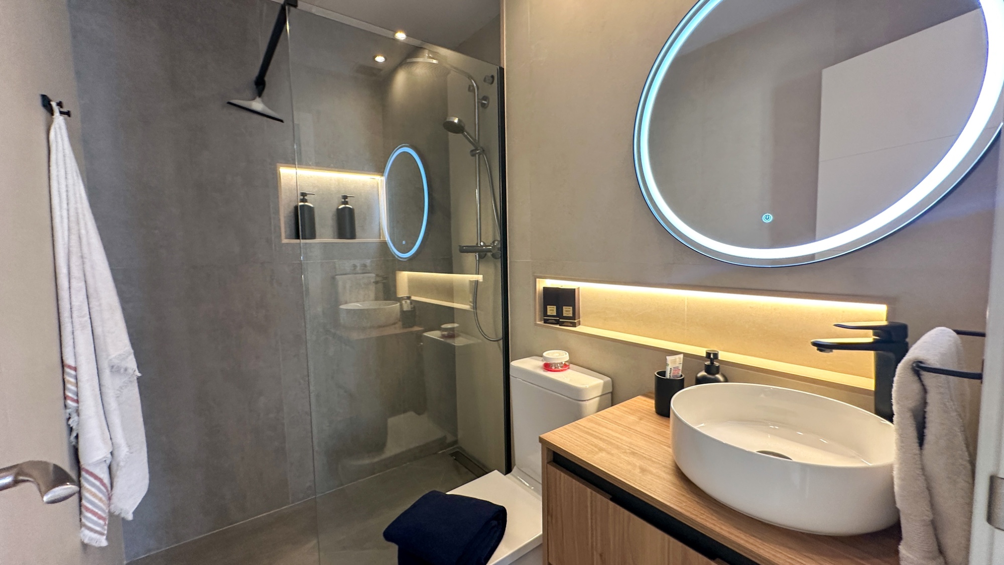 Bathroom in bungalow for sale in Orihuela Costa