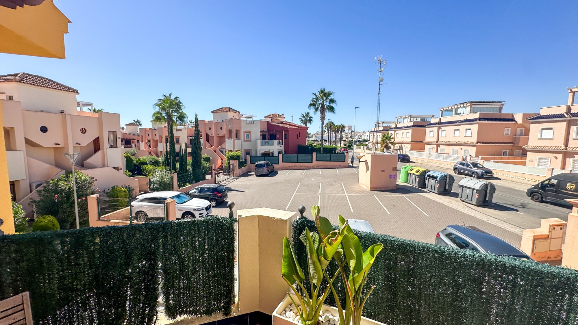 Garden in bungalow for sale in Orihuela Costa