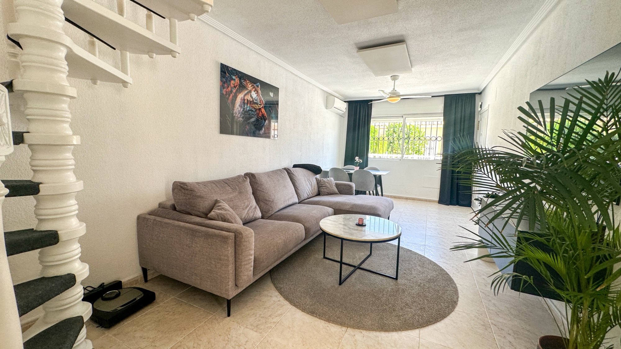 Dining area in terraced for sale in Los Altos