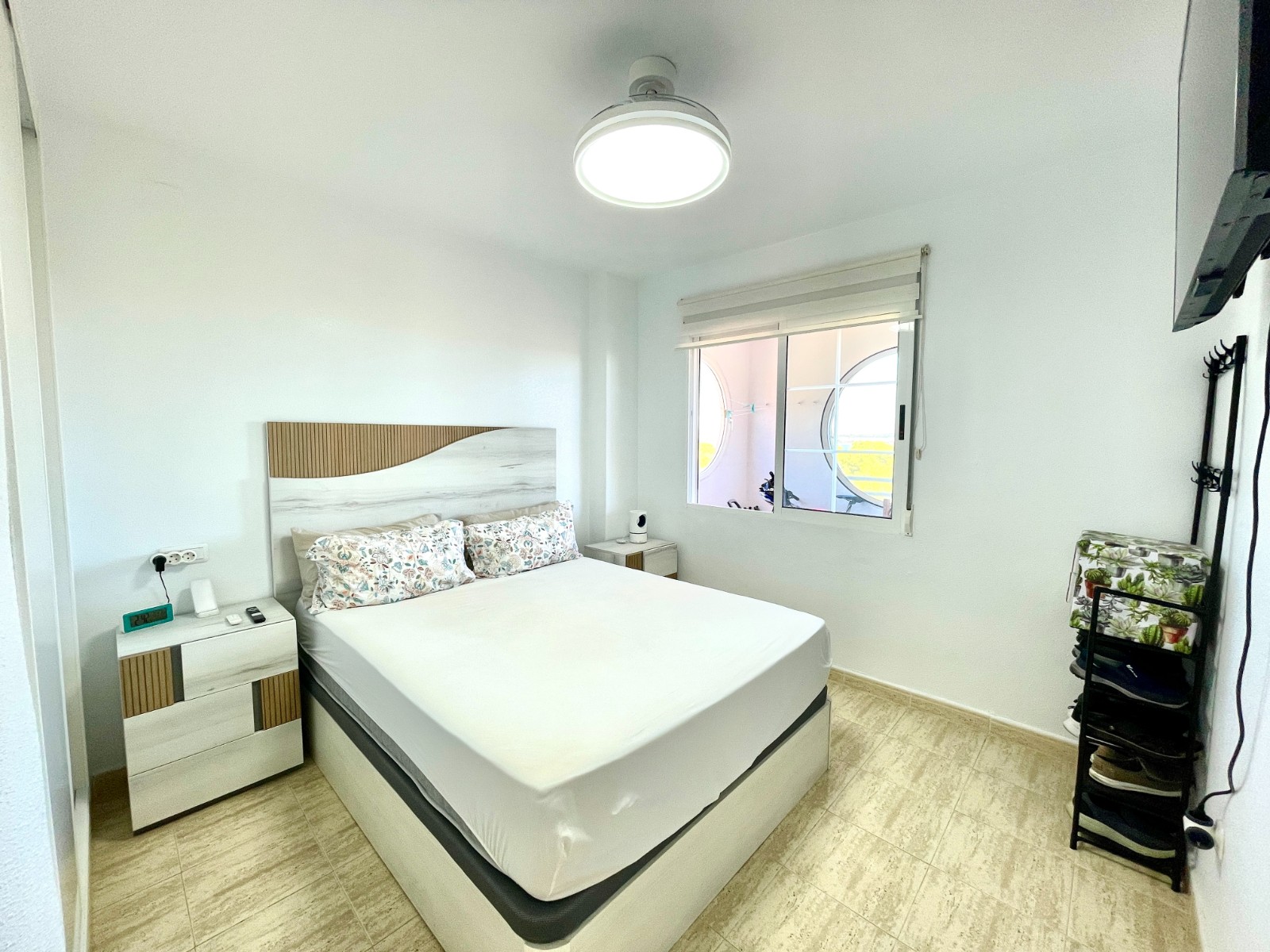 Bedroom in apartment for sale in La Siesta