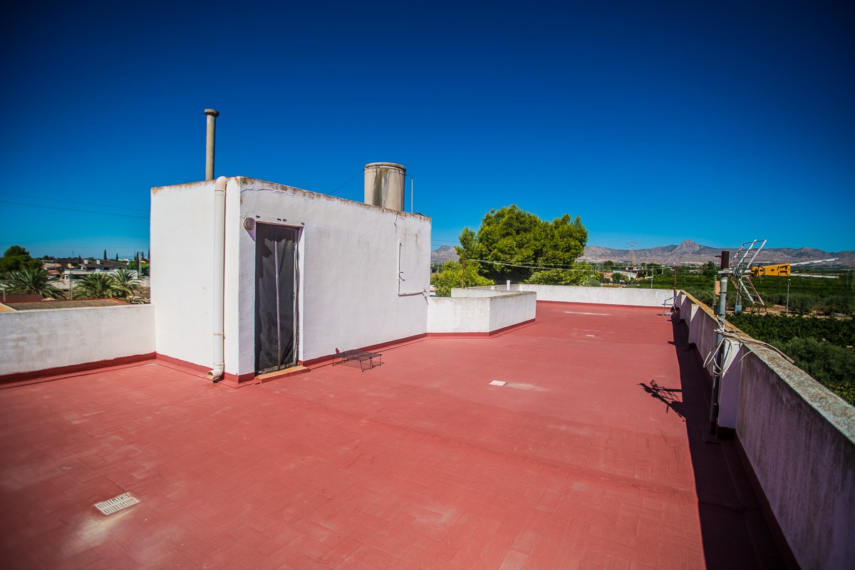 Pool area in villa for sale in Orihuela