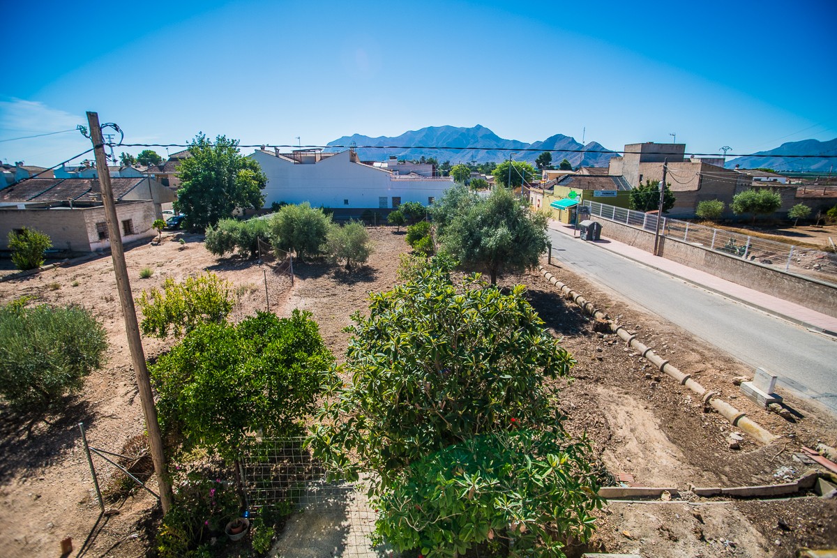 Garden in villa for sale in Orihuela