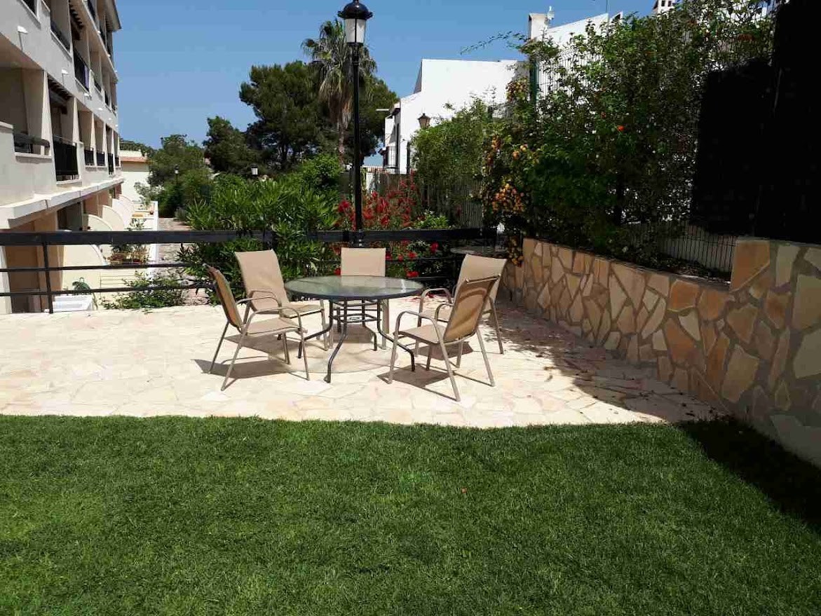 Garden in apartment for sale in Orihuela Costa