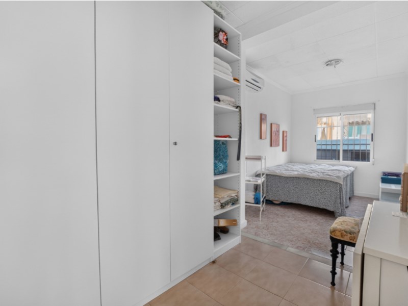 Bedroom in villa for sale in Torrevieja
