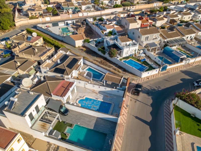 Bedroom in villa for sale in Torrevieja