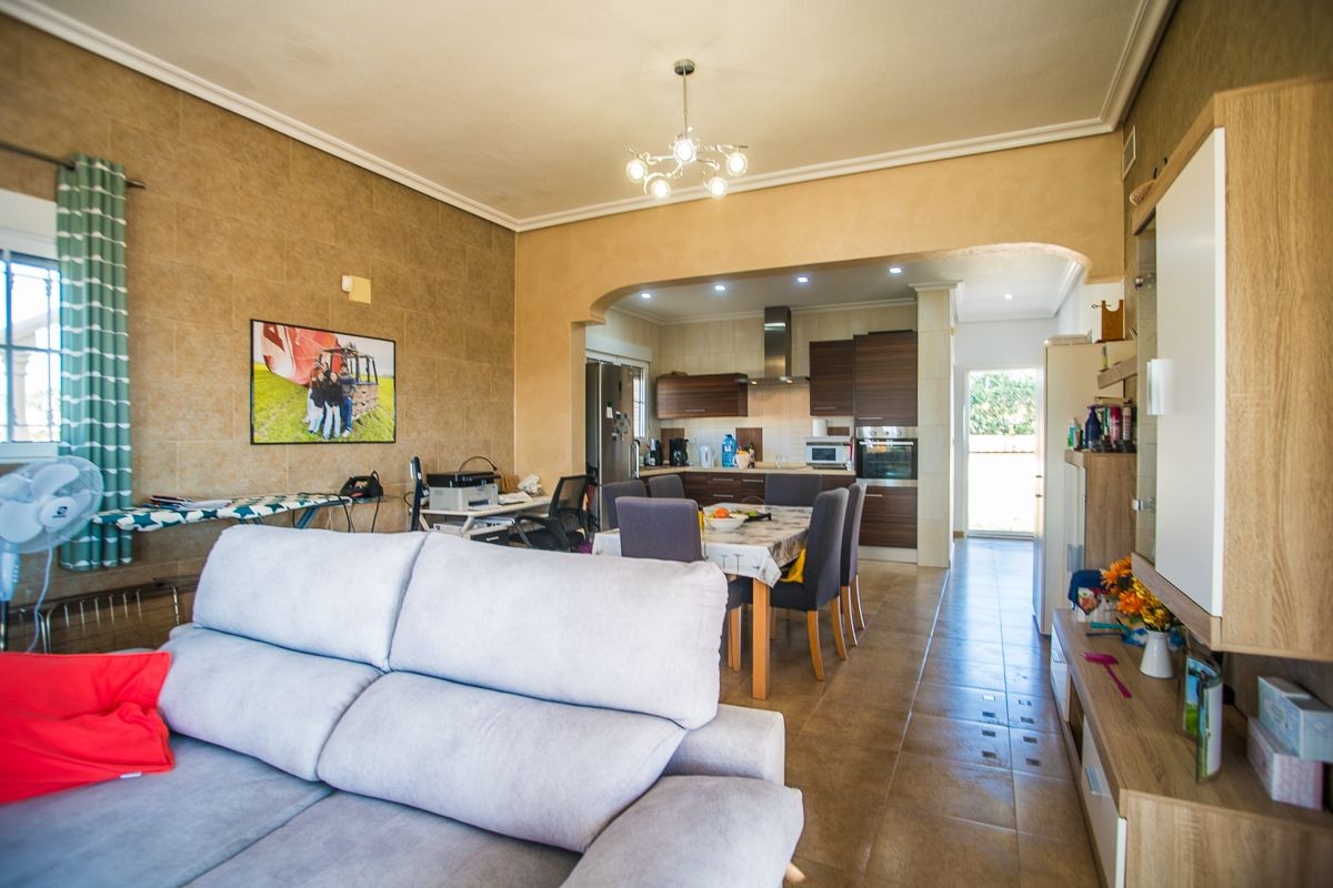 Kitchen in villa for sale in Catral