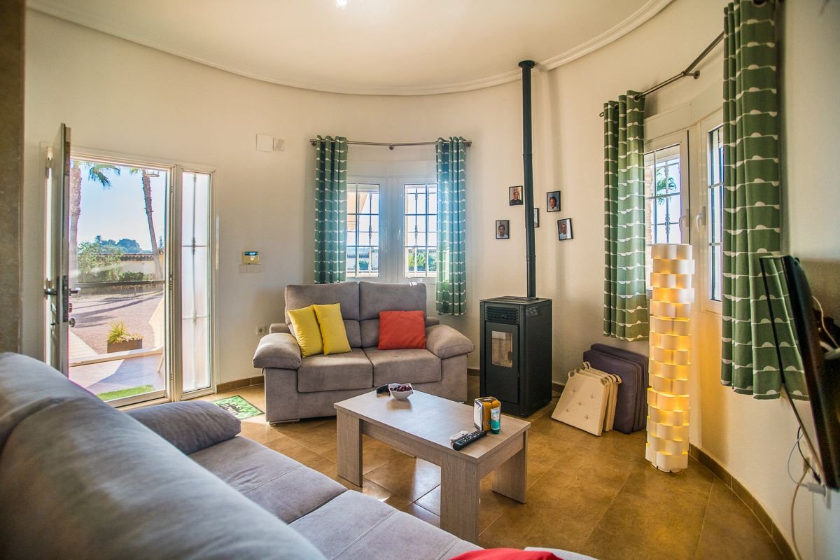 Terrace in villa for sale in Catral