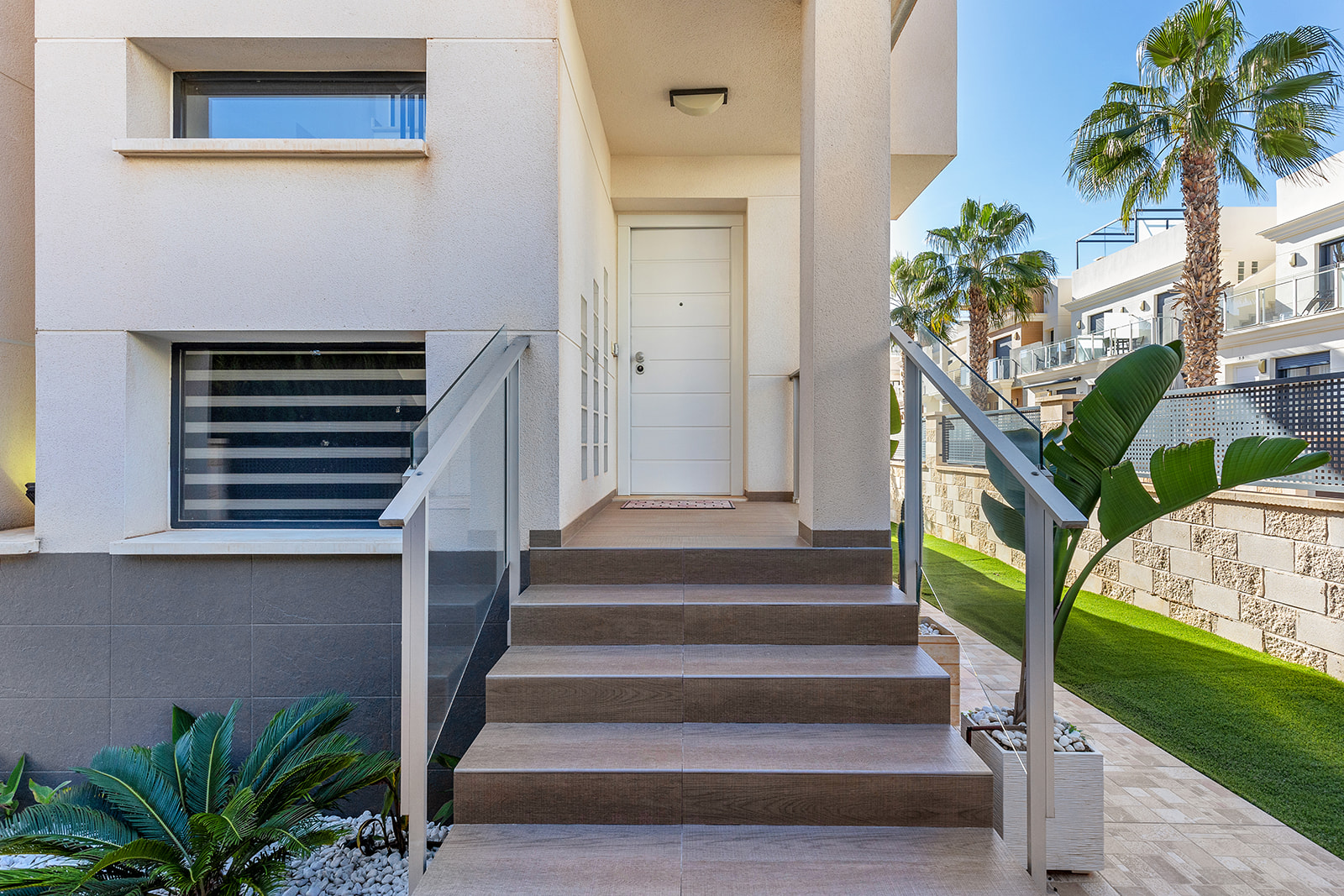 Terrace in villa for sale in Orihuela Costa