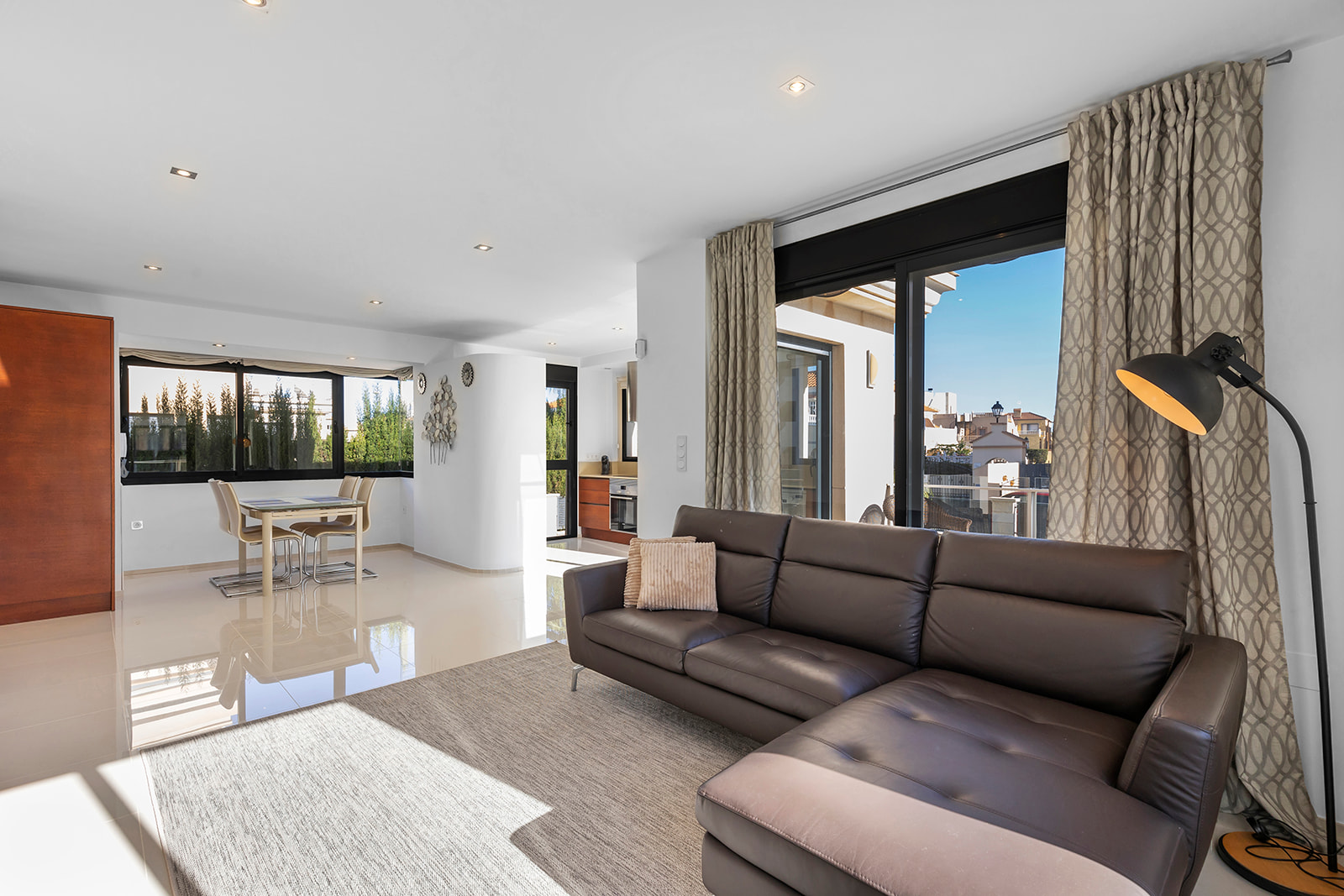 Garden in villa for sale in Orihuela Costa
