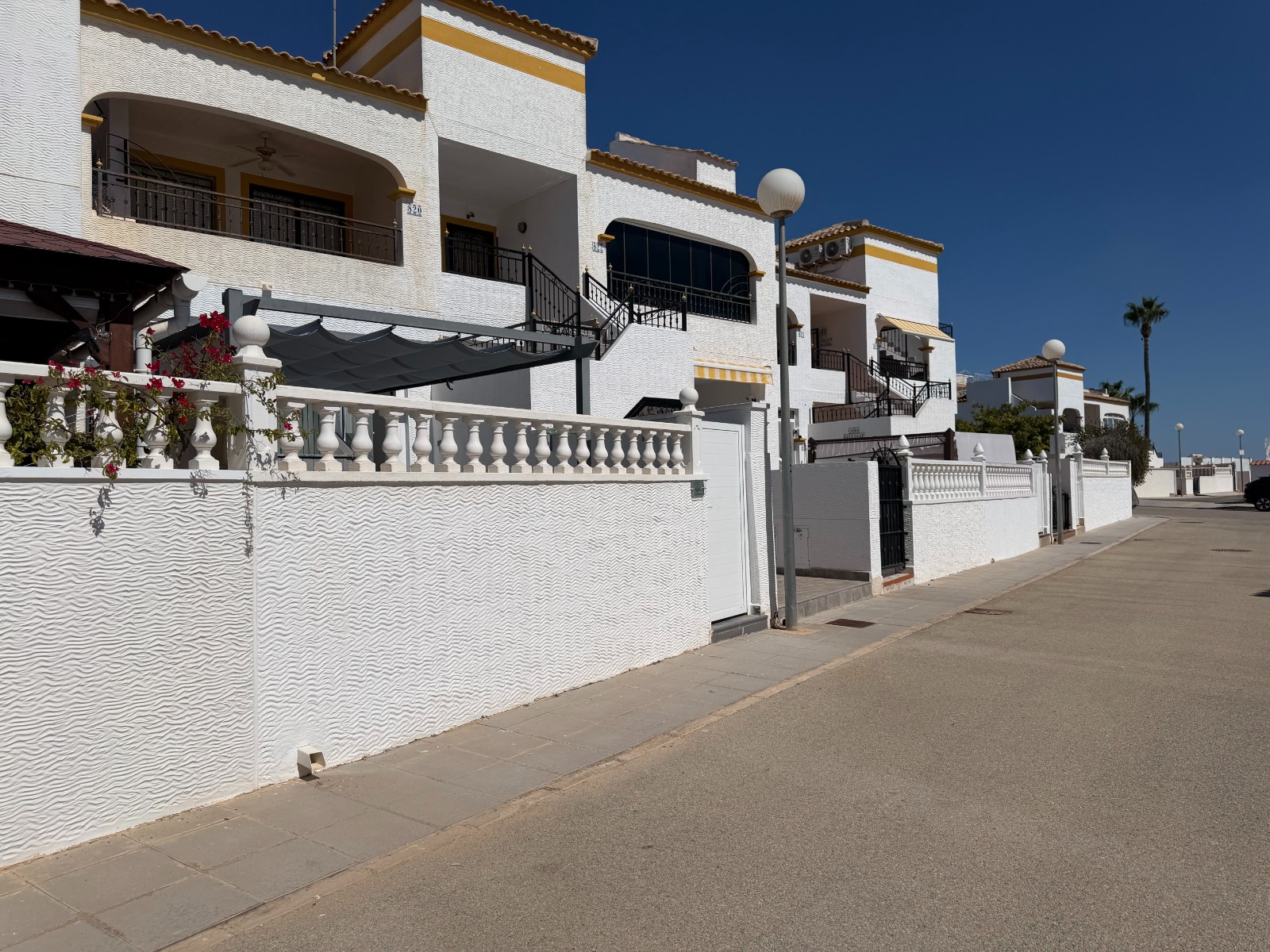 Bedroom in apartment for sale in Orihuela
