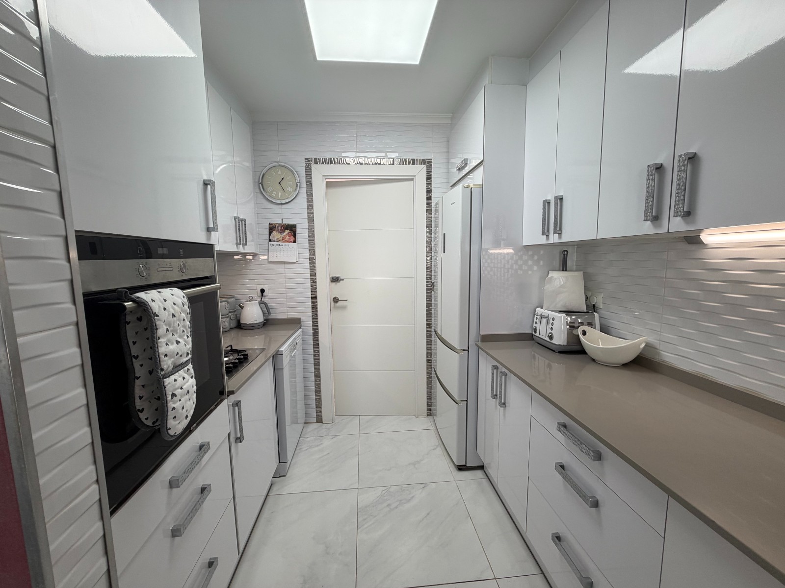 Bedroom in apartment for sale in Orihuela
