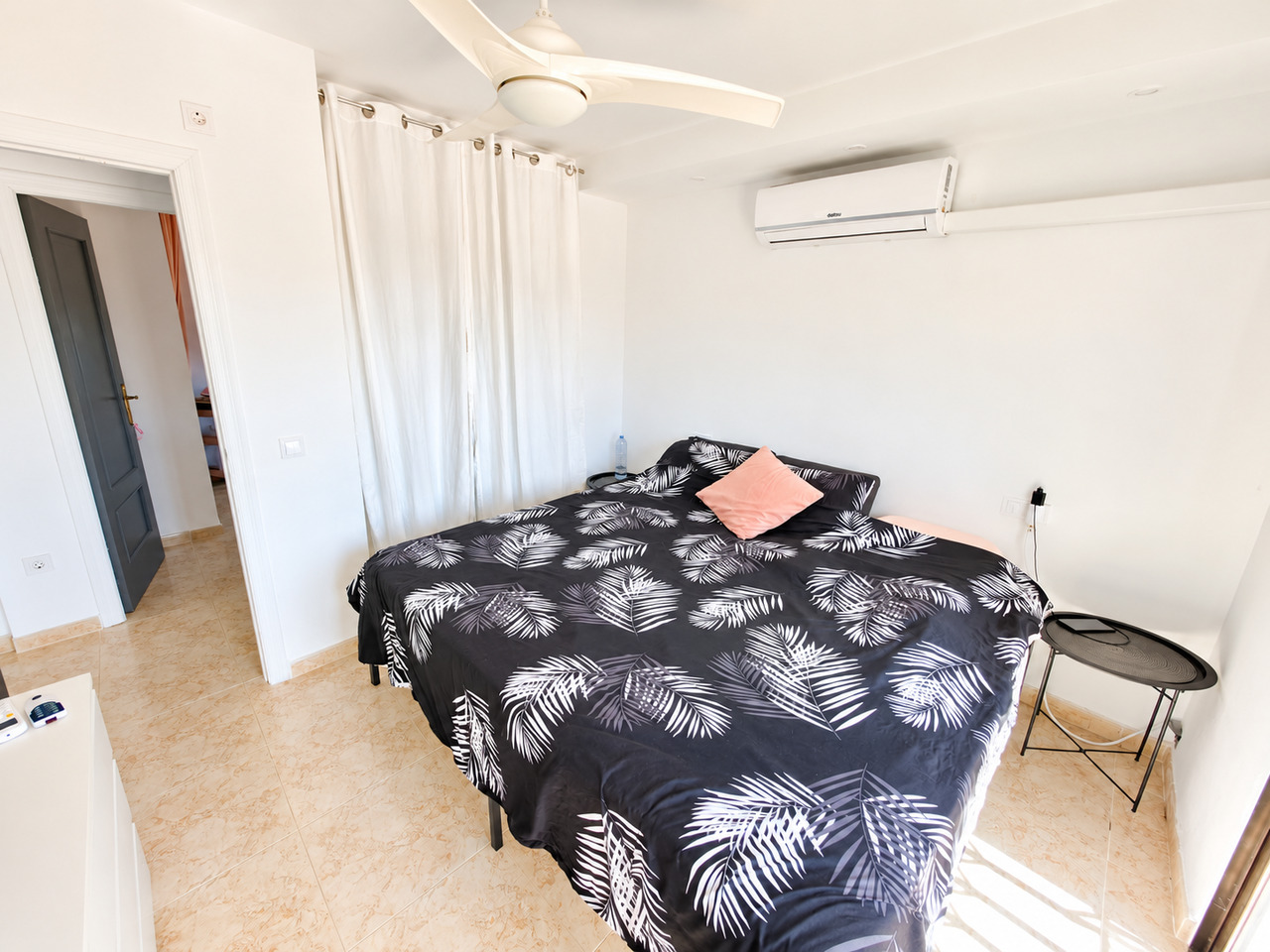 Living room in villa for sale in Villamartin