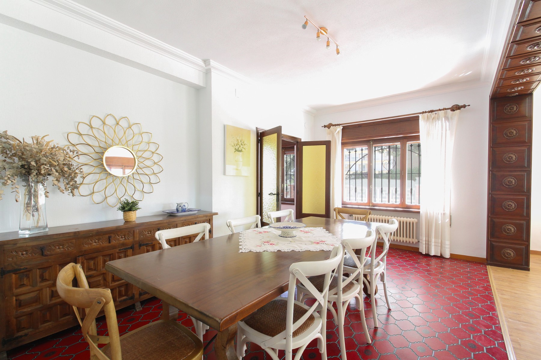 Living room in villa for sale in El Campello