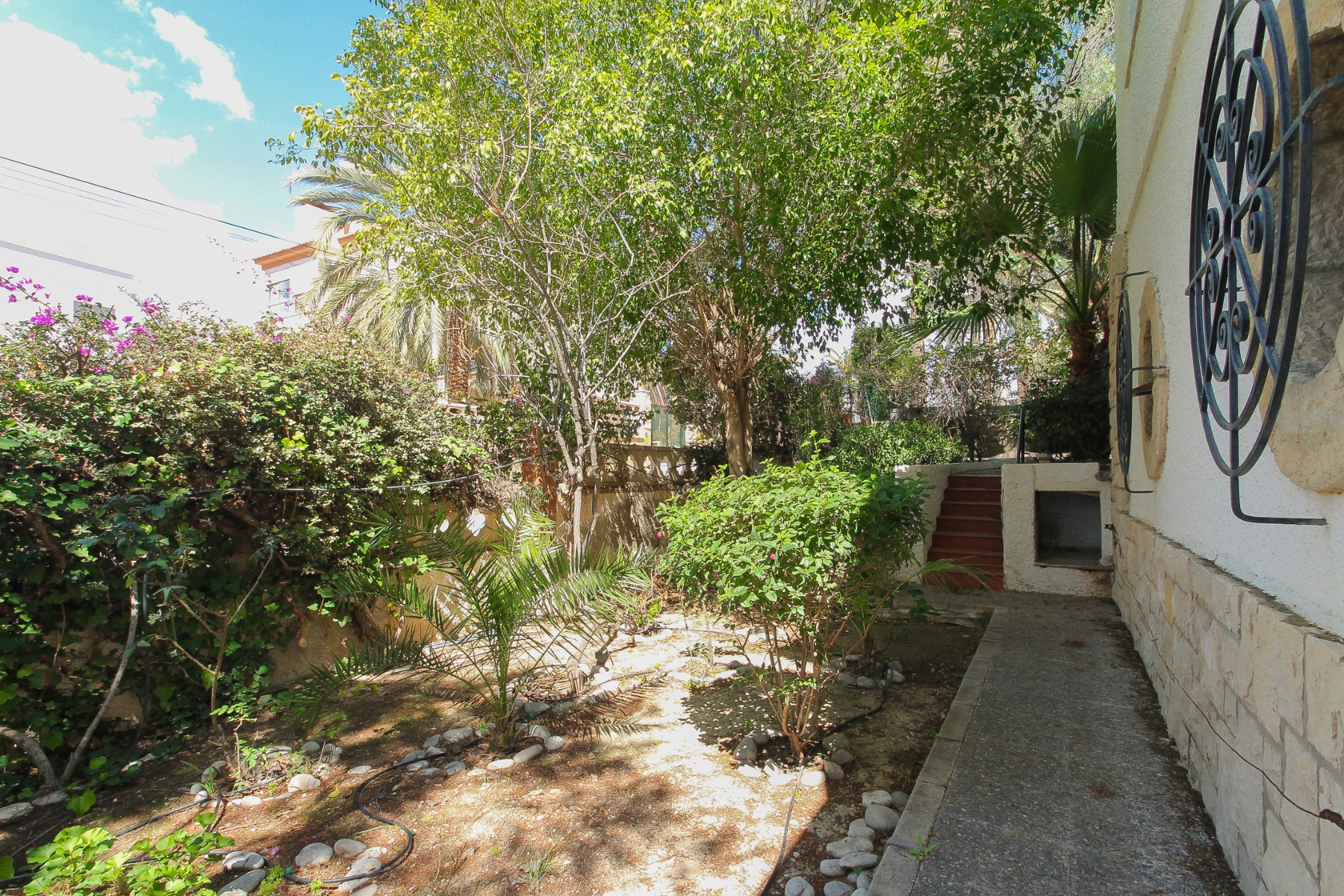 Terrace in villa for sale in El Campello