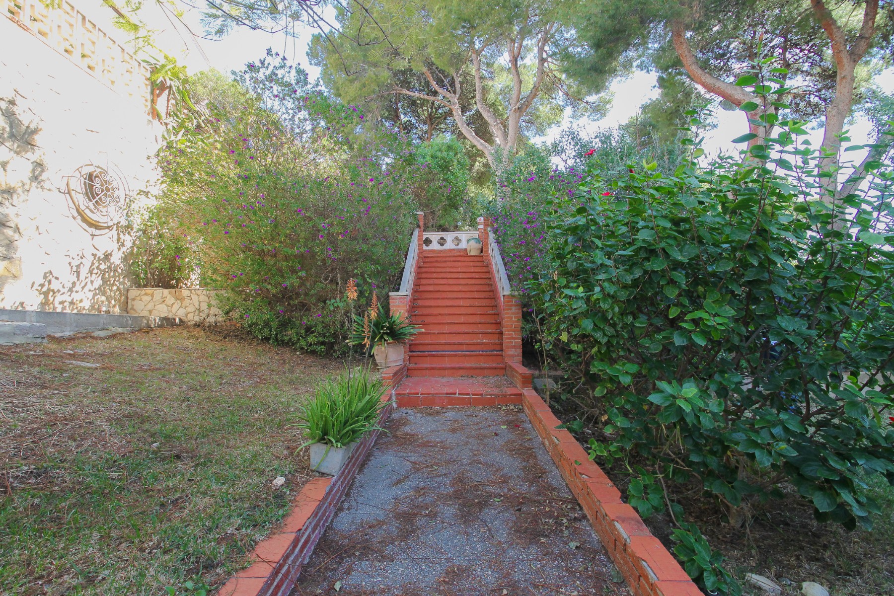 Pool area in villa for sale in El Campello