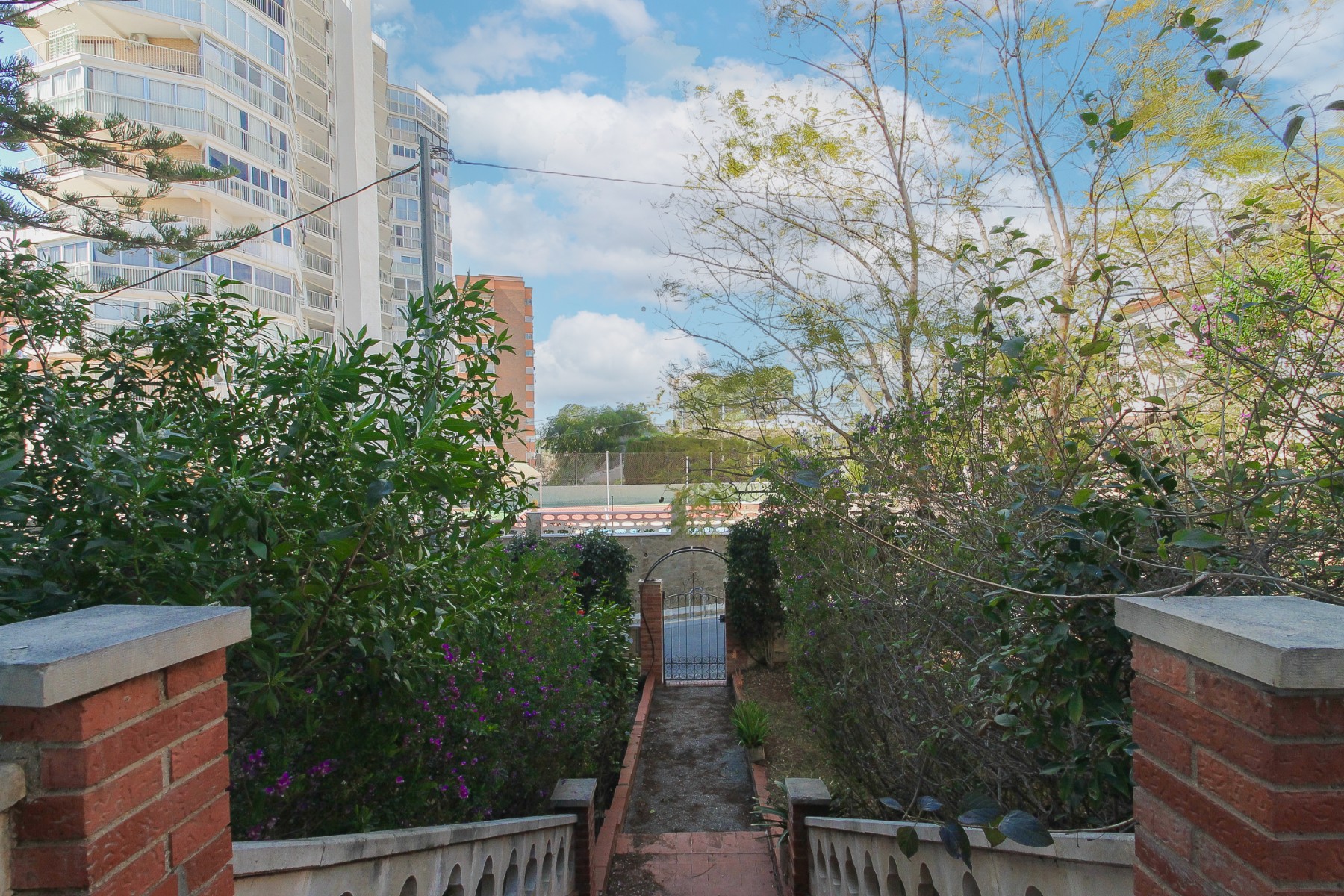 Garden in villa for sale in El Campello