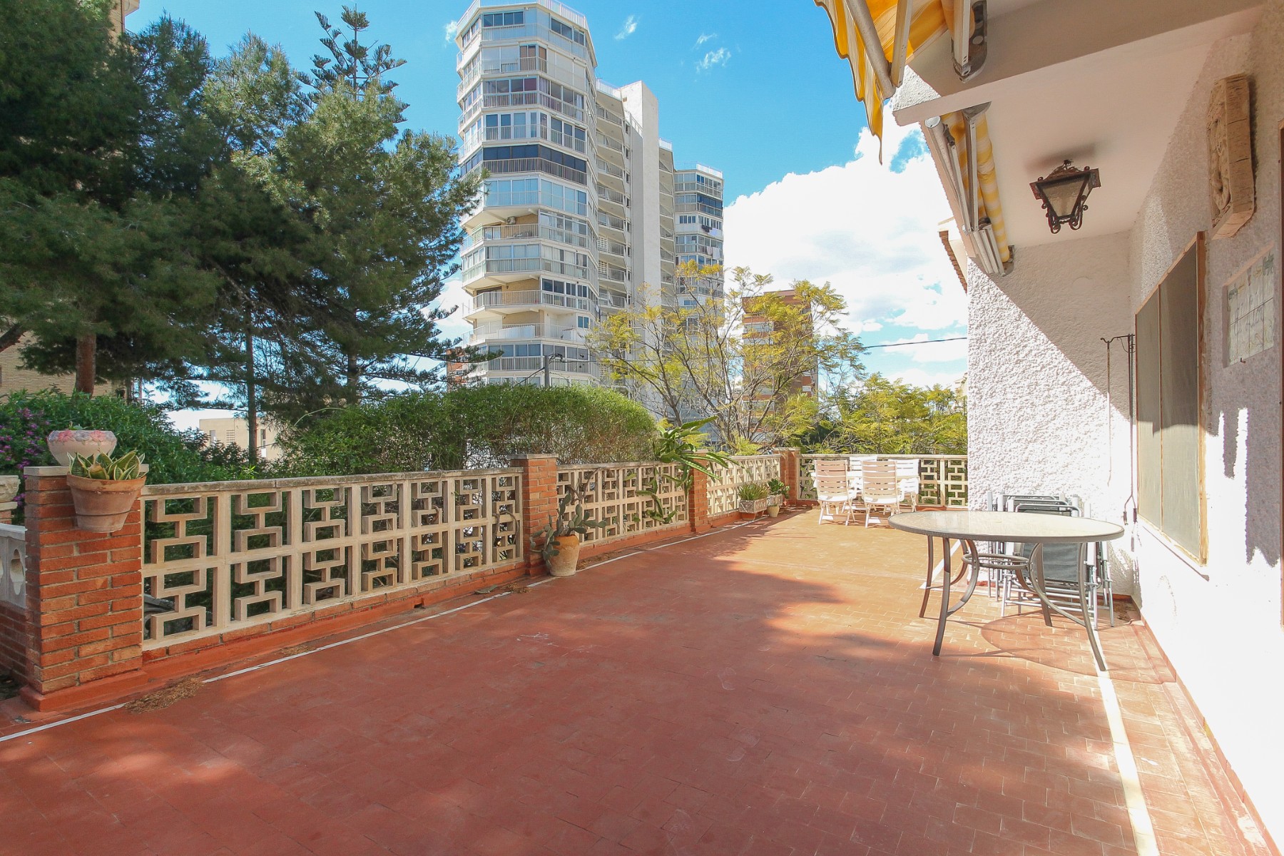 Dining area in villa for sale in El Campello