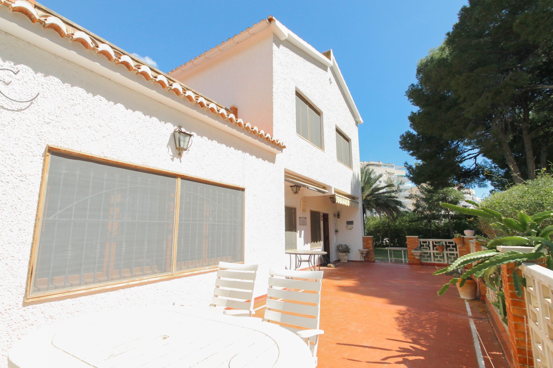 Bedroom in villa for sale in El Campello