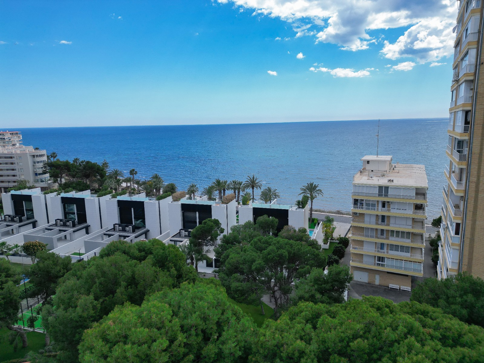 Terrace in villa for sale in El Campello