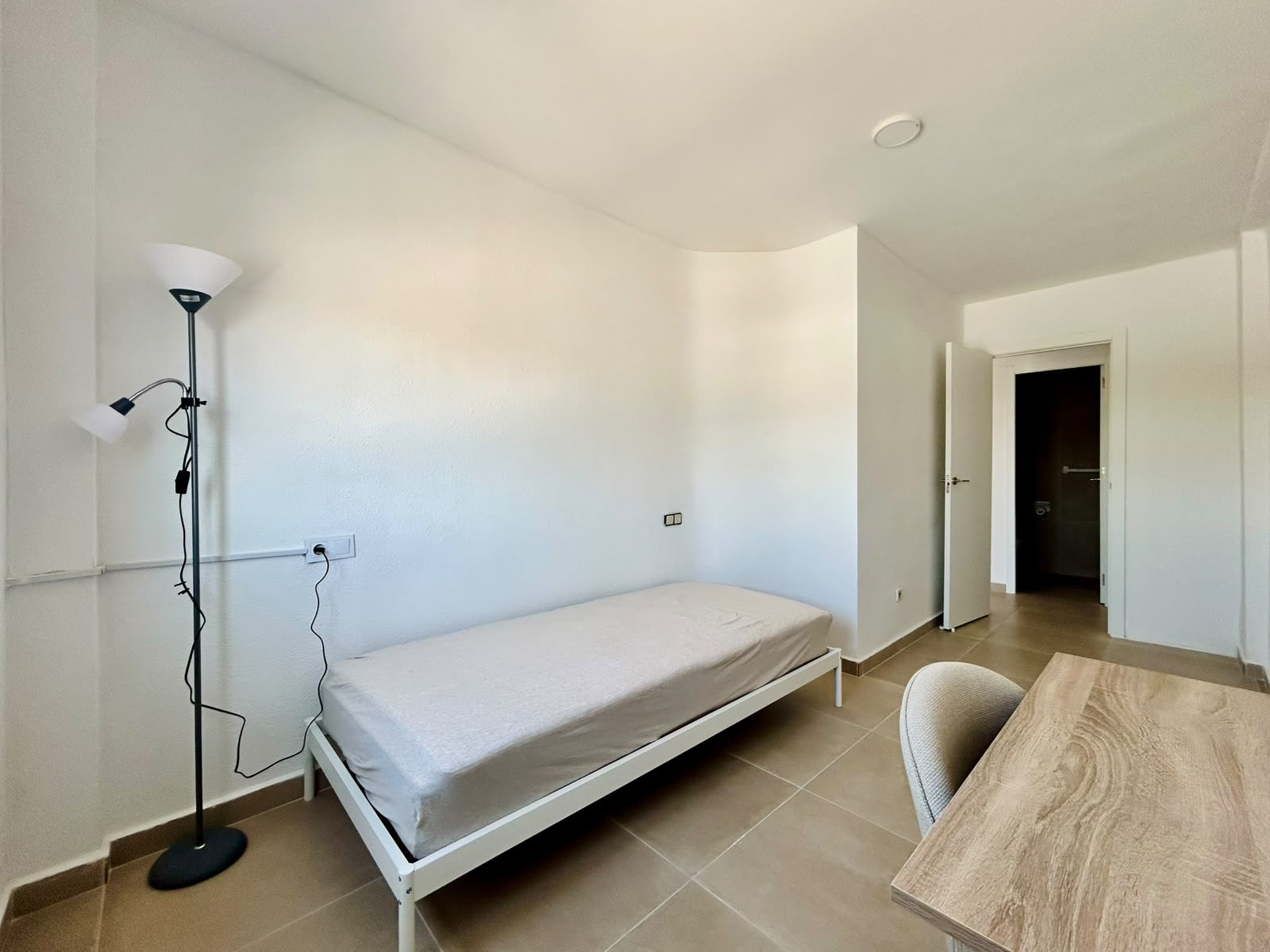 Bedroom in apartment for sale in Torrevieja
