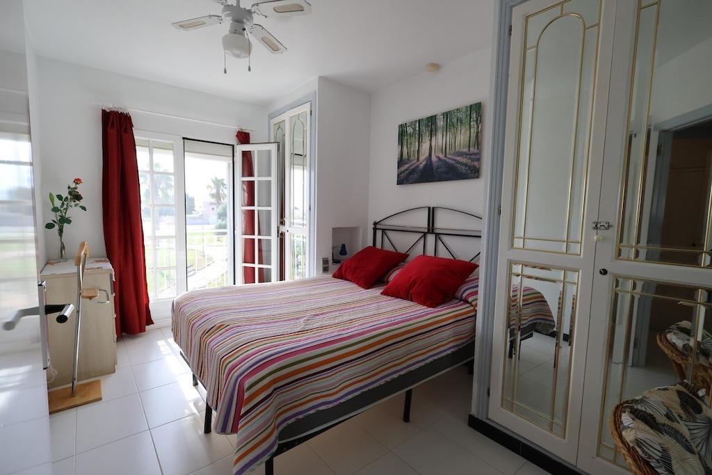 Master bedroom in apartment for sale in Torrevieja