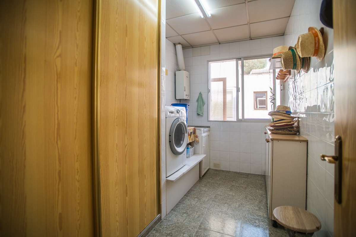 Kitchen in villa for sale in Orihuela
