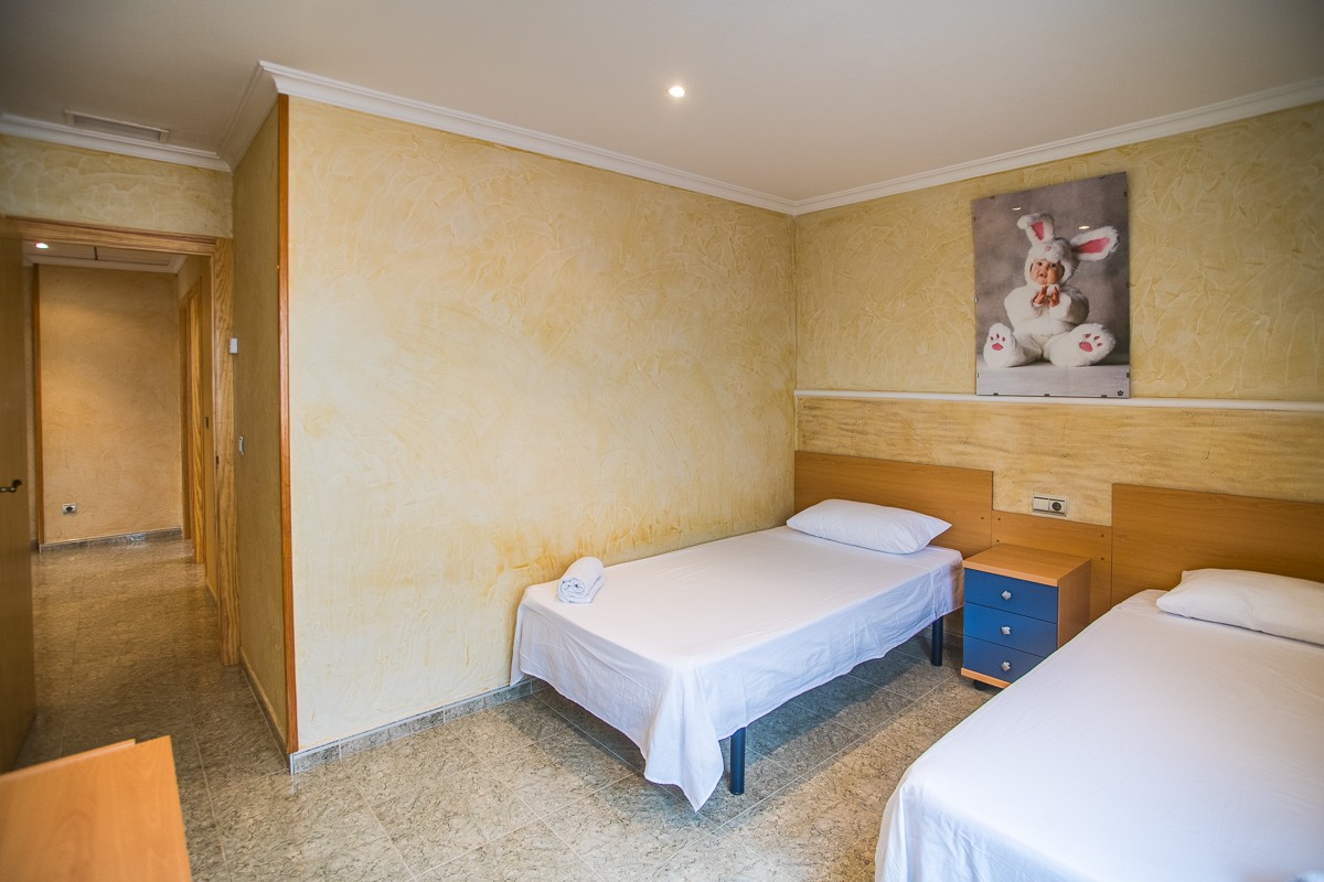 Master bedroom in villa for sale in Orihuela