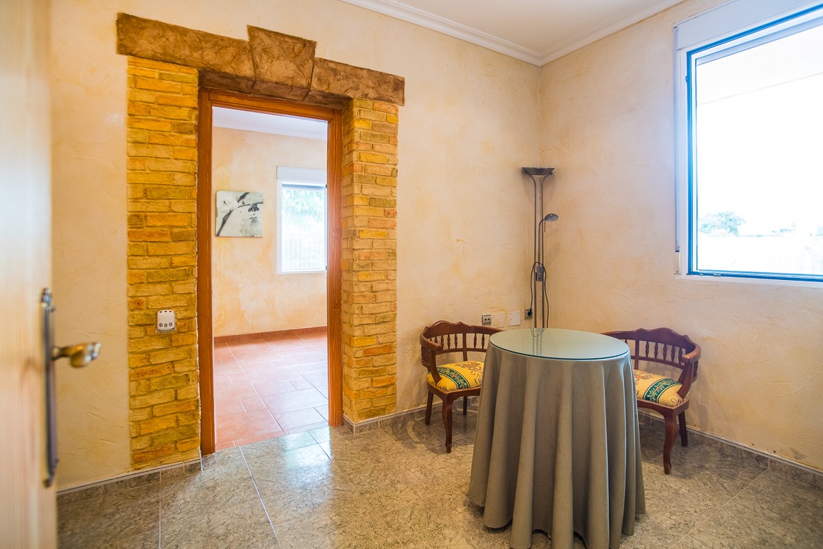 Dining area in villa for sale in Orihuela