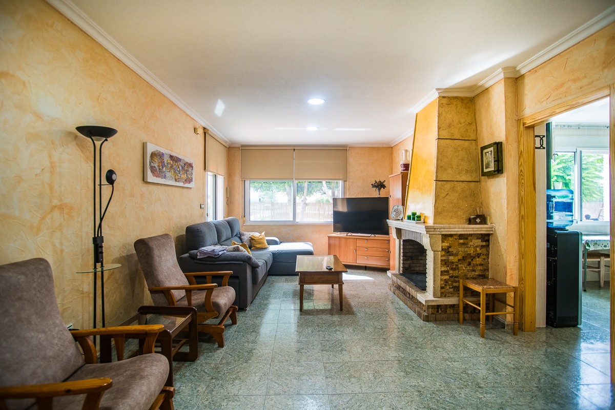 Dining area in villa for sale in Orihuela