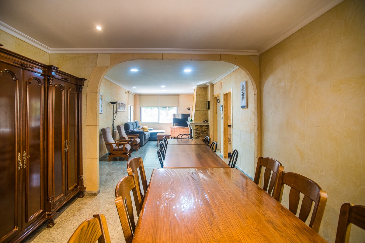 Bedroom in villa for sale in Orihuela