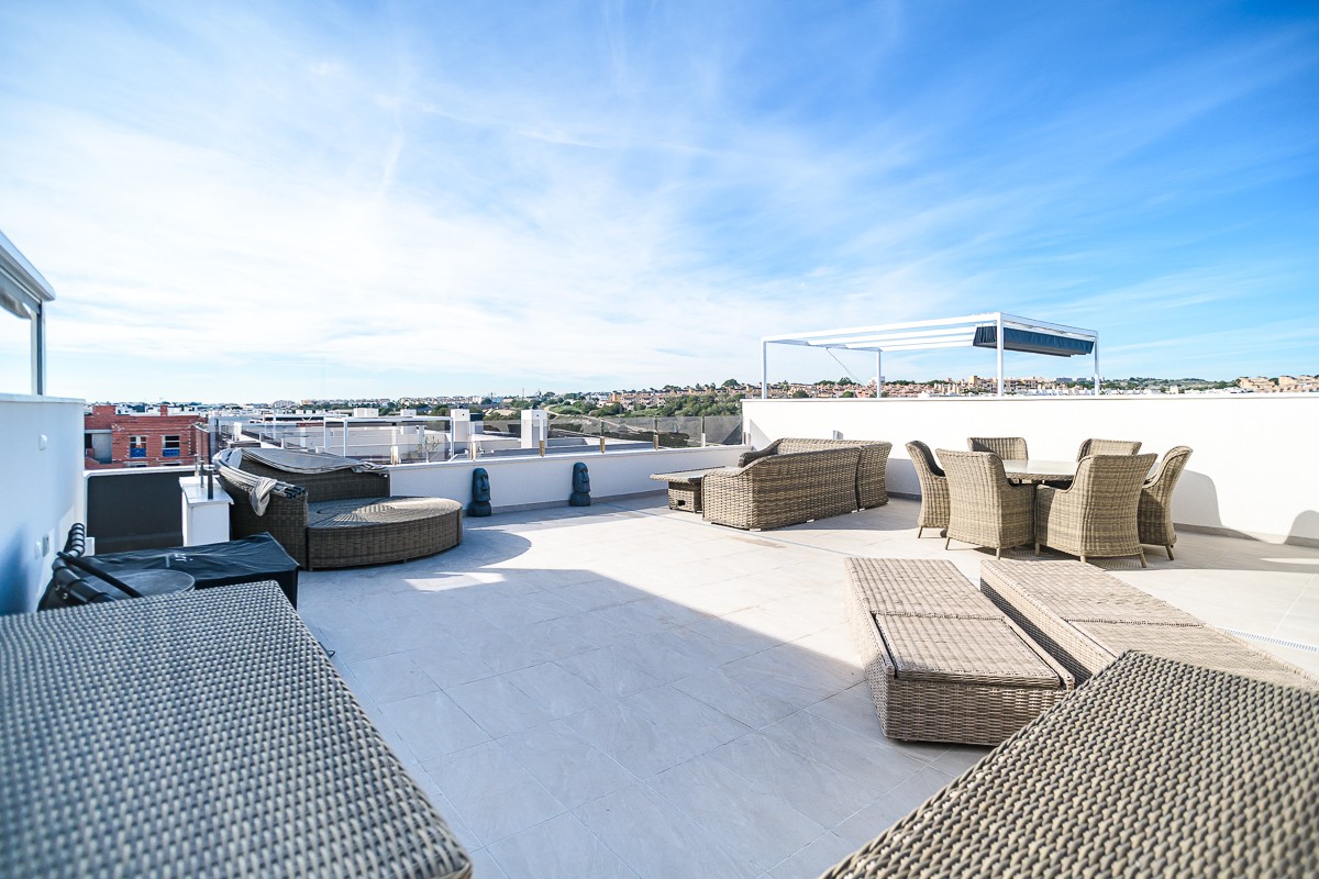 Kitchen in penthouse for sale in Orihuela Costa