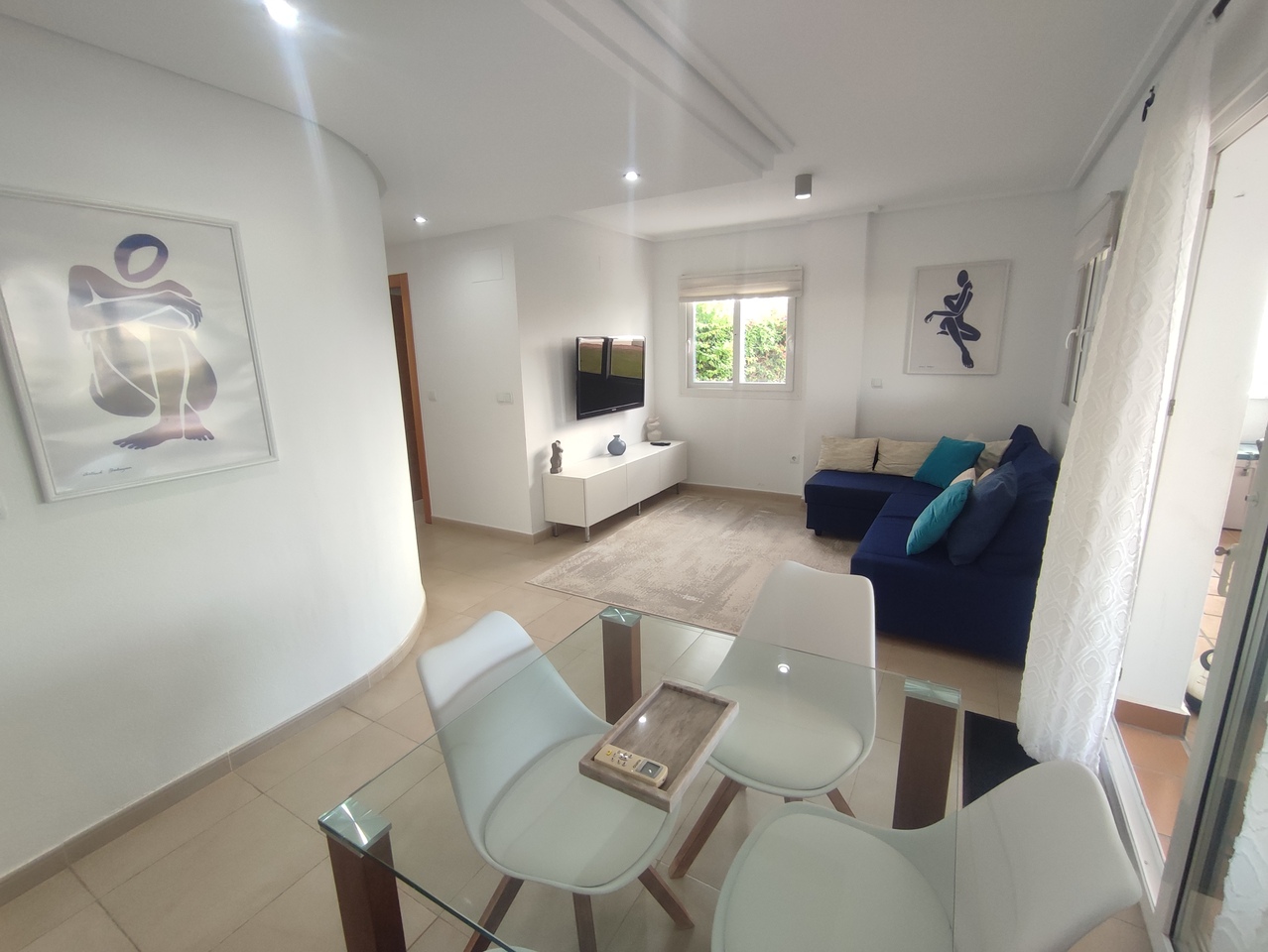 The first thing that impresses you about Hacienda Riquelme Golf Resort is the wide-open spaces, the extensive gardens and the low-density construction, which create a relaxing environment to enjoy a very safe and peaceful life or holiday