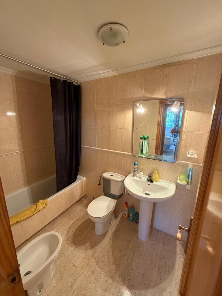 Master bedroom in bungalow for sale in Gran Alacant
