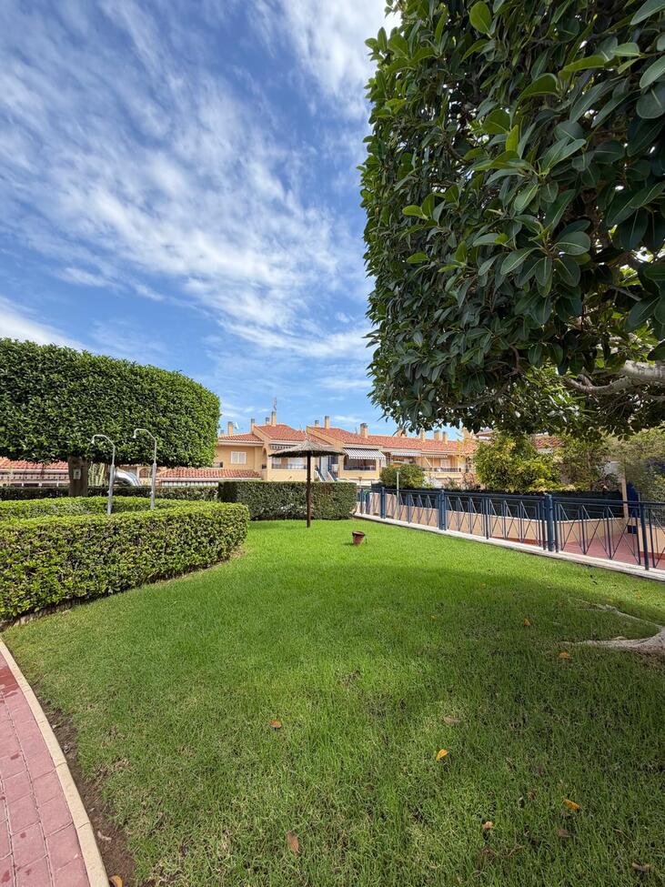 Garden in bungalow for sale in Gran Alacant