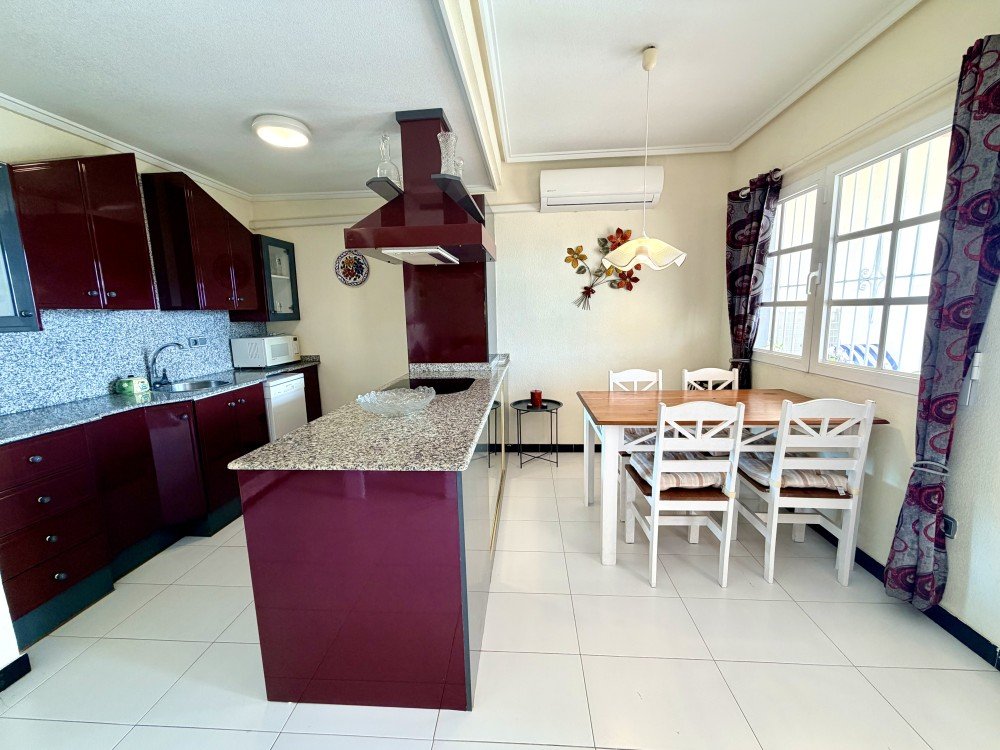 Terrace in bungalow for sale in Torrevieja