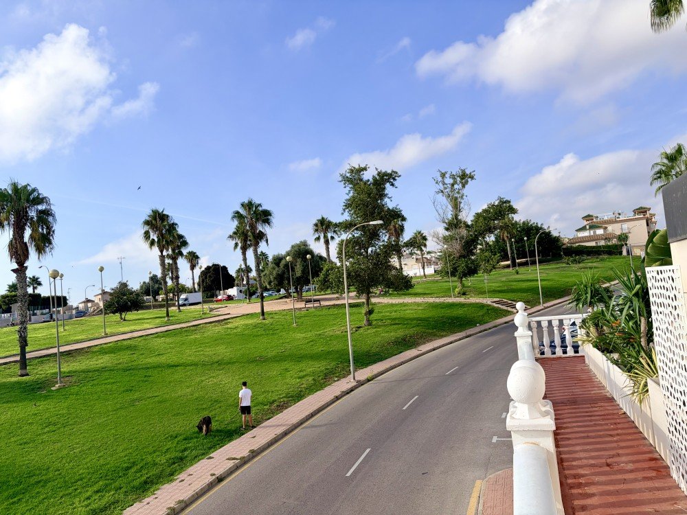 Garden in bungalow for sale in Torrevieja