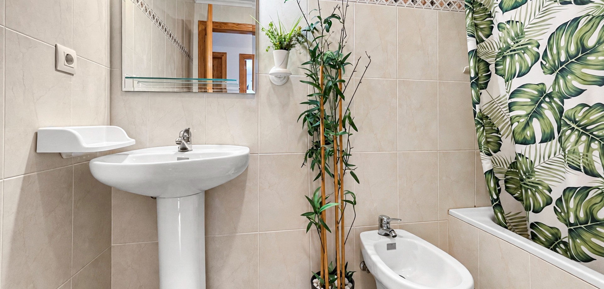 Bathroom in apartment for sale in Mil Palmeras