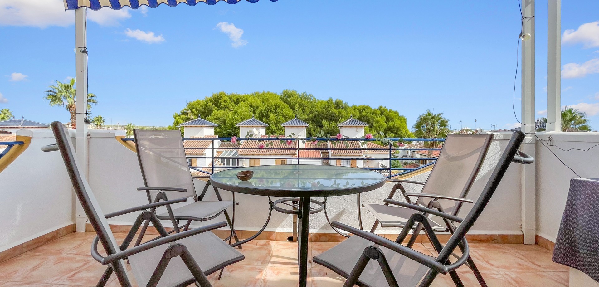 Kitchen in apartment for sale in Mil Palmeras