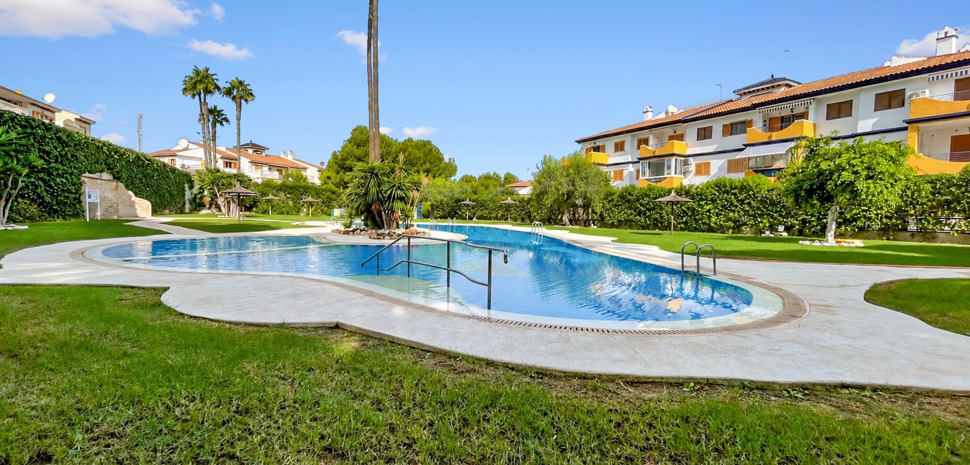 Terrace in apartment for sale in Mil Palmeras