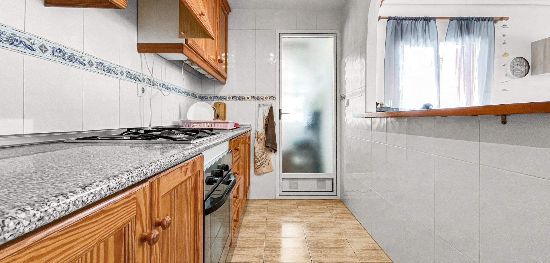 Bedroom in apartment for sale in Mil Palmeras