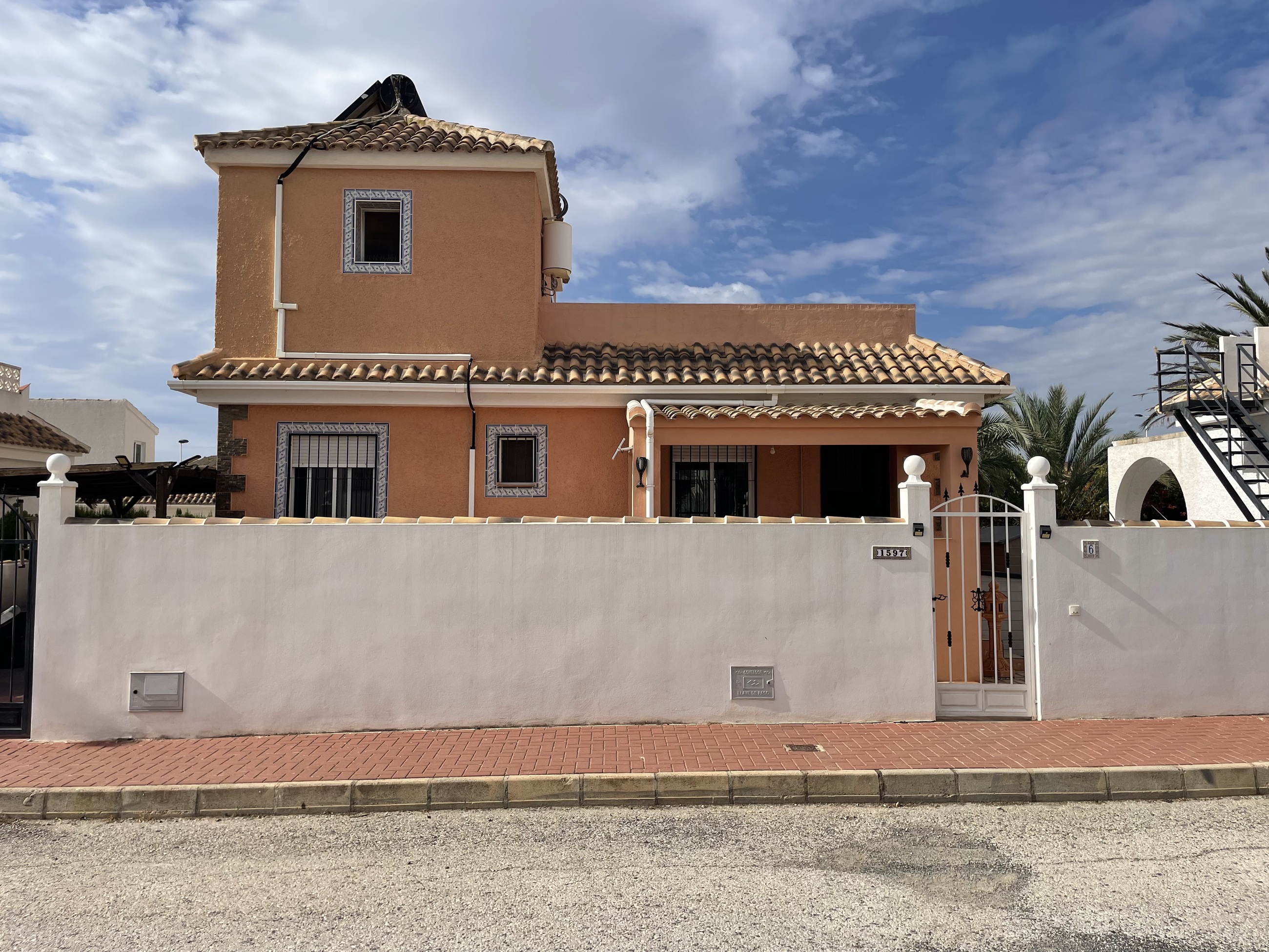 Dining area in villa for sale in Camposol