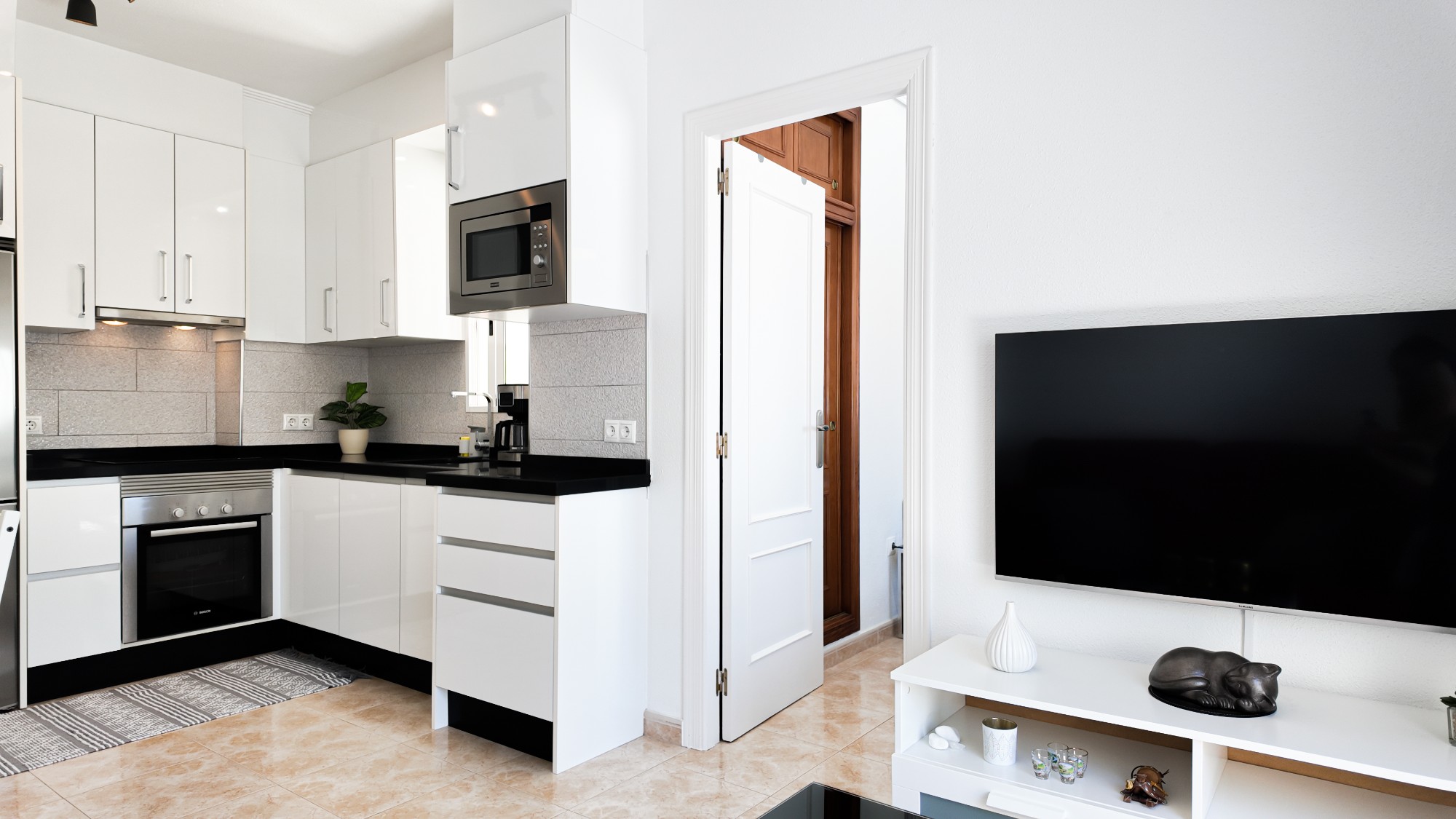 Bedroom in apartment for sale in Torrevieja