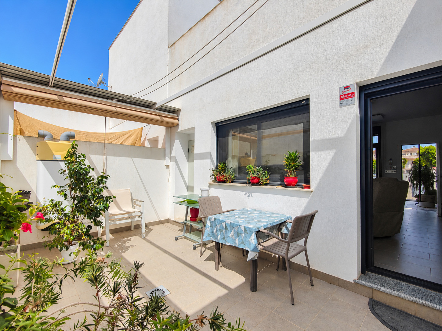 Living room in villa for sale in Formentera del Segura