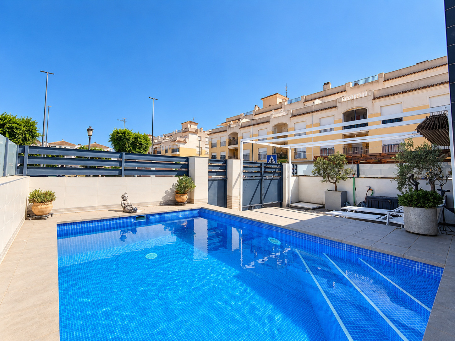 Pool area in villa for sale in Formentera del Segura