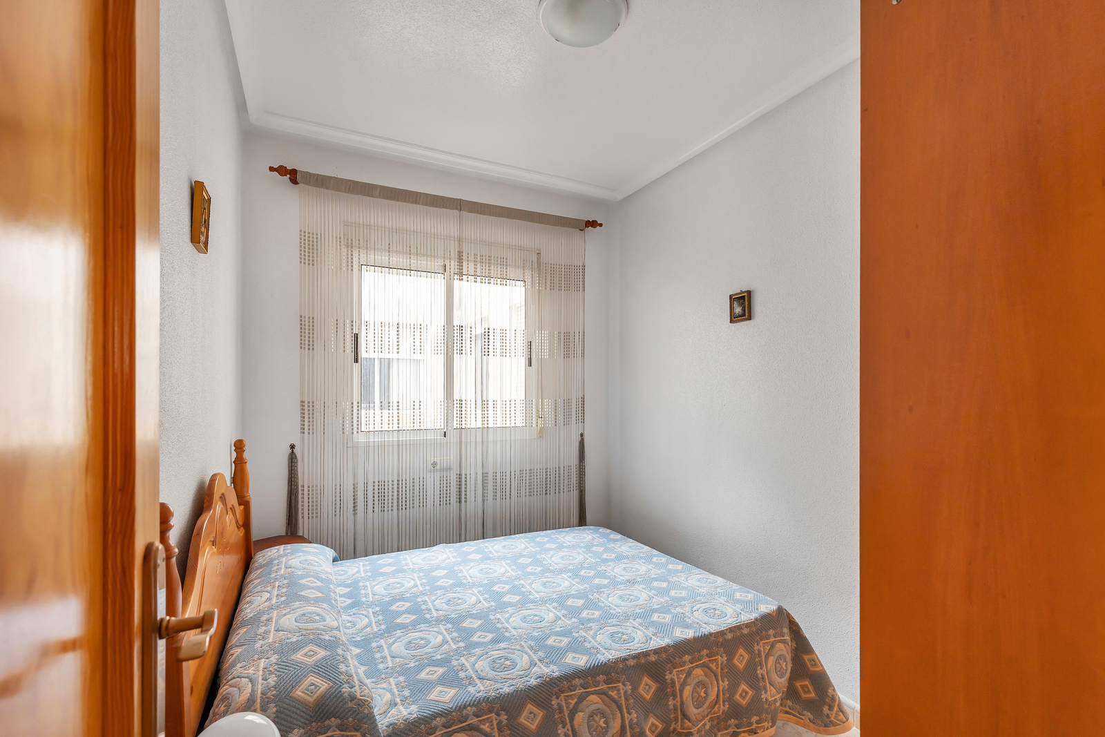 Master bedroom in apartment for sale in Torrevieja