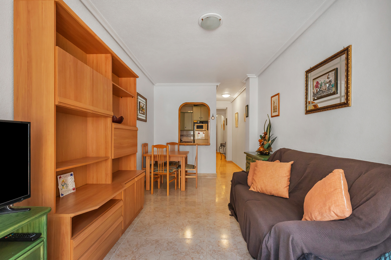 Bedroom in apartment for sale in Torrevieja