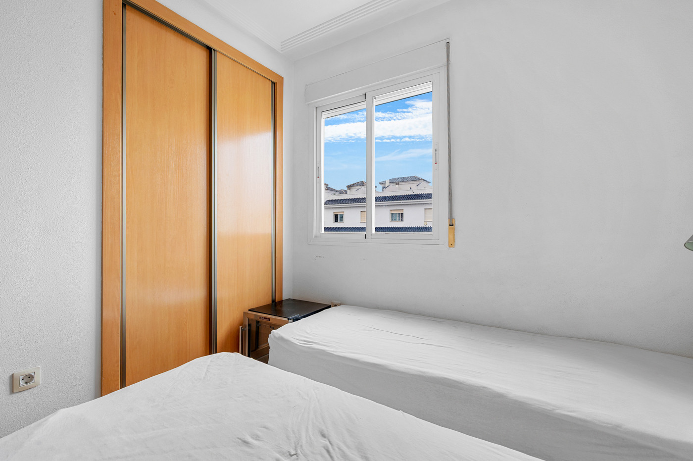 Bedroom in apartment for sale in Torrevieja